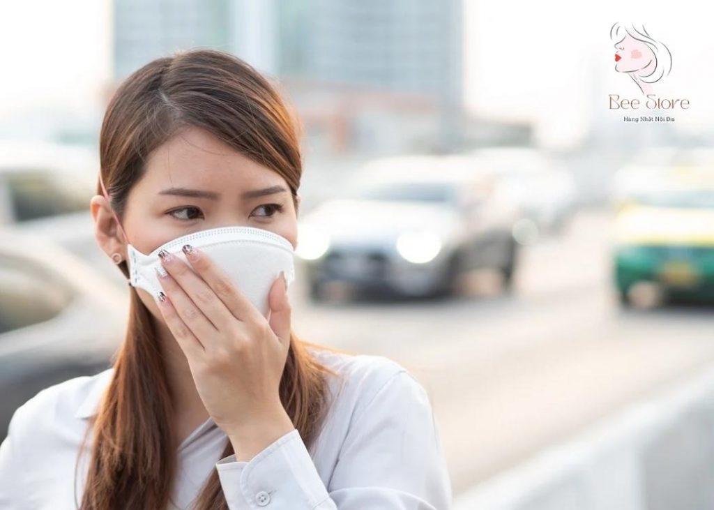 da mụn nên thay khẩu trang mỗi ngày